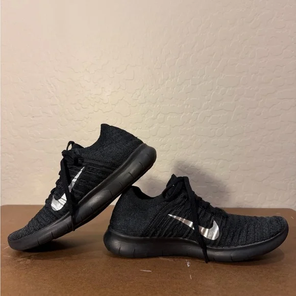 Nike Black Flyknit Shoes - Picture 4 of 6